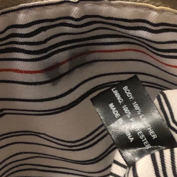 SHE + LO LARGE LEATHER METALLIC CLUTCH LIKE NEW - Picture 8 of 8